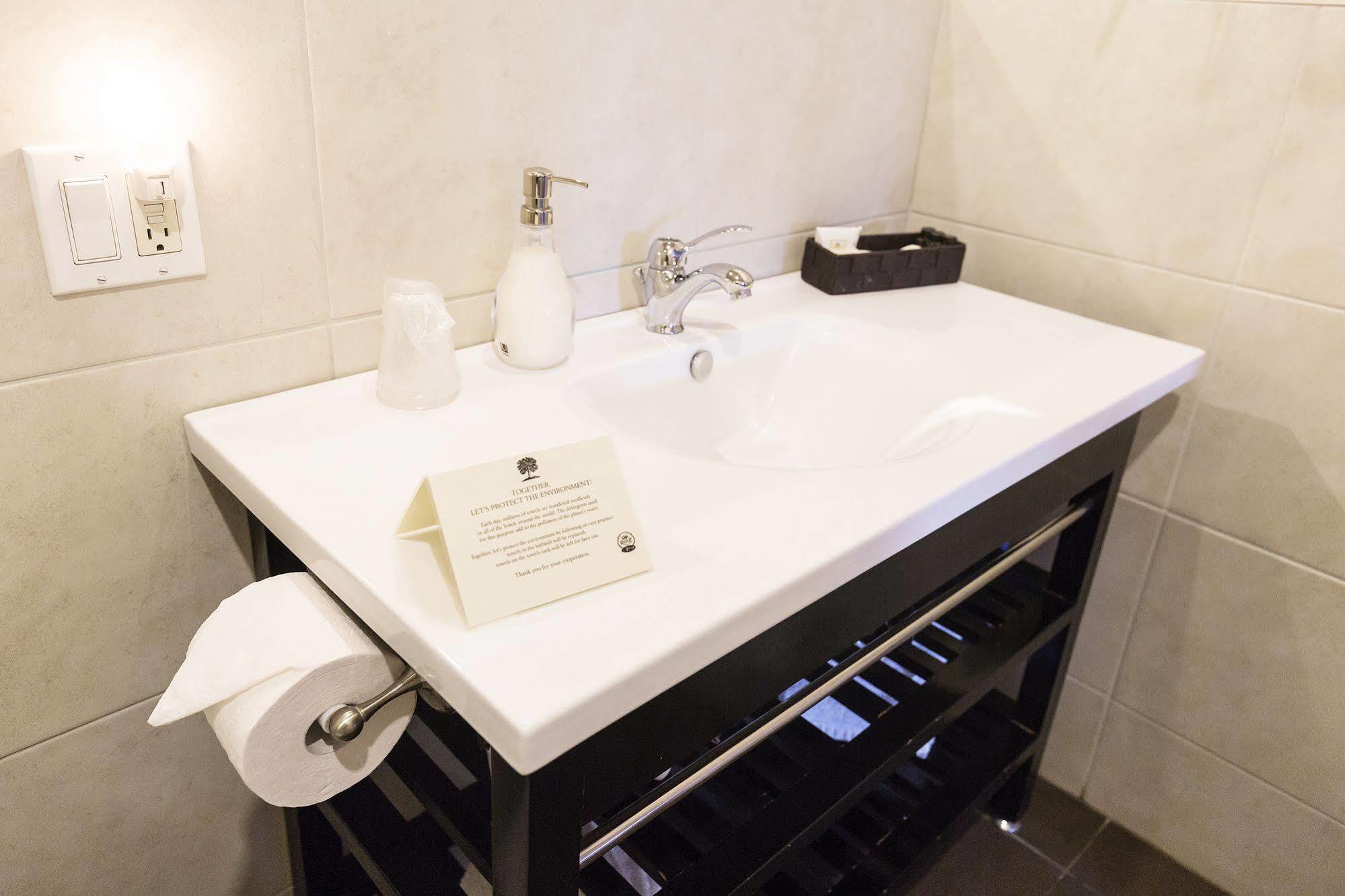 Petit Hotel - Cafe Krieghoff Quebec City Luaran gambar